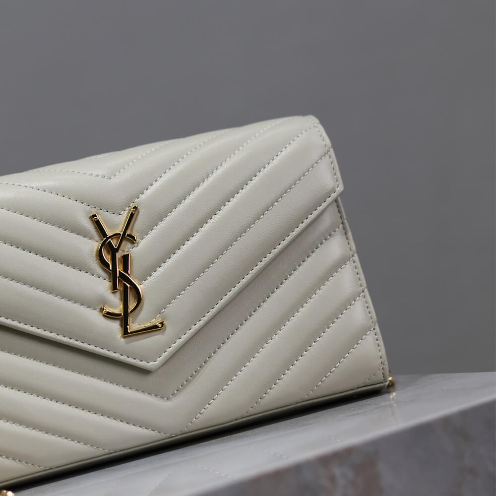 Cassandre chain wallet in lambskin