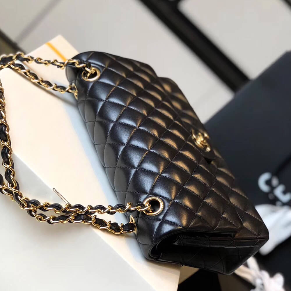 CLASSIC FLAP HANDBAG