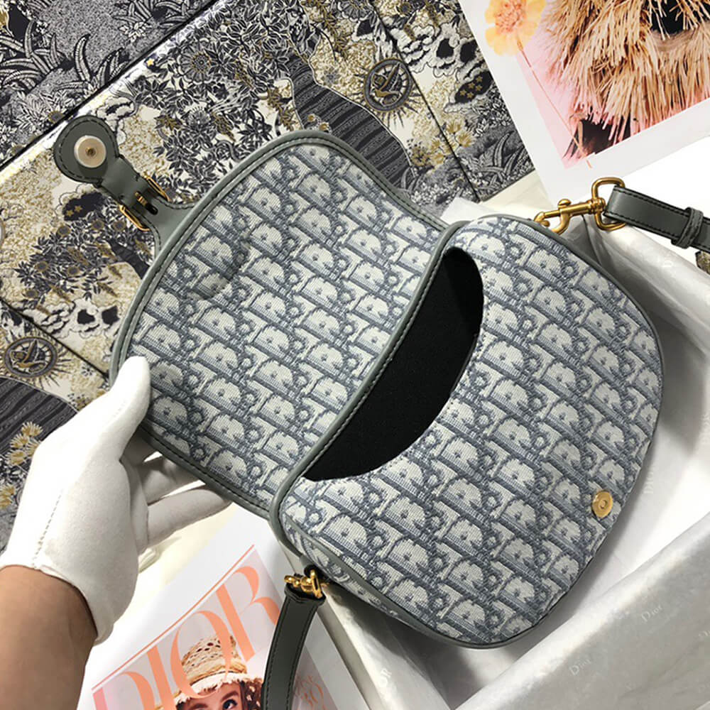 MEDIUM  BOBBY BAG