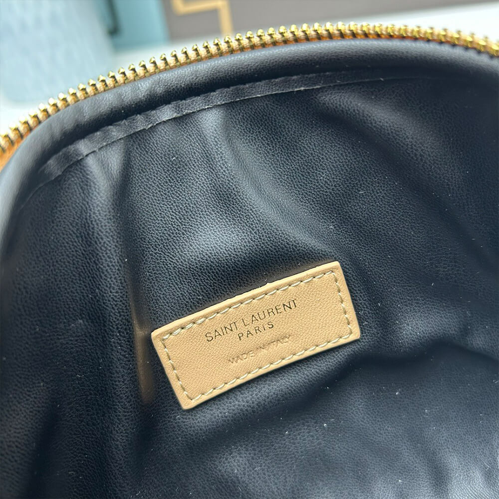 Gaby zipped pouch in quilted lambskin