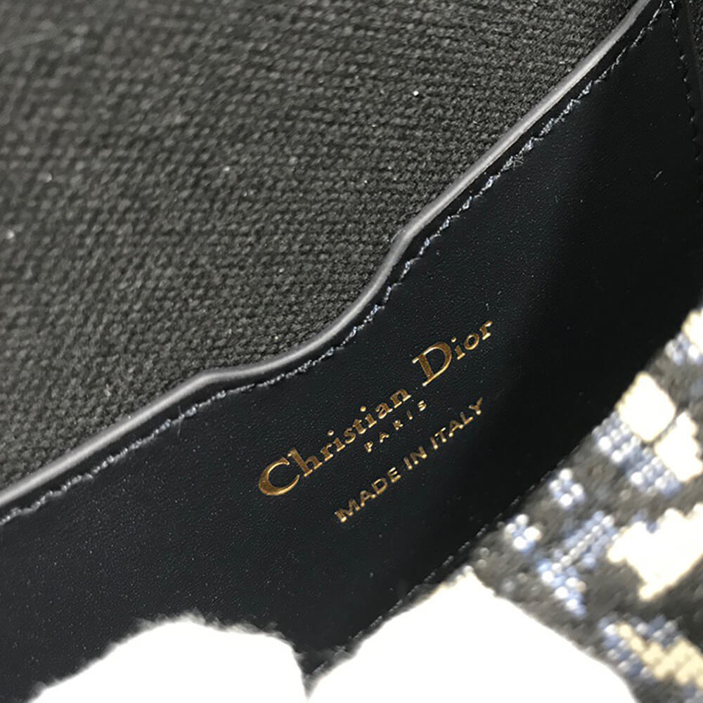MEDIUM  BOBBY BAG