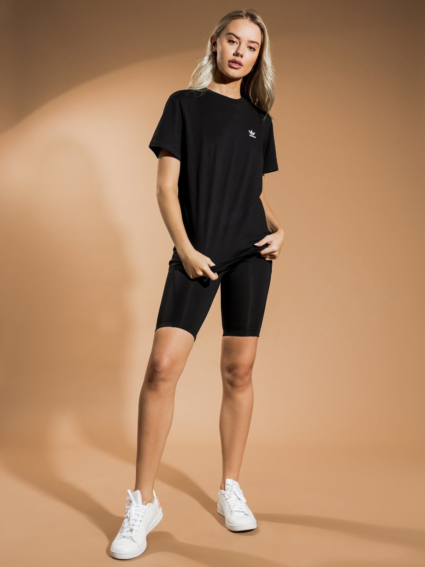 LOUNGEWEAR Adicolor Classics Loose T-Shirt
