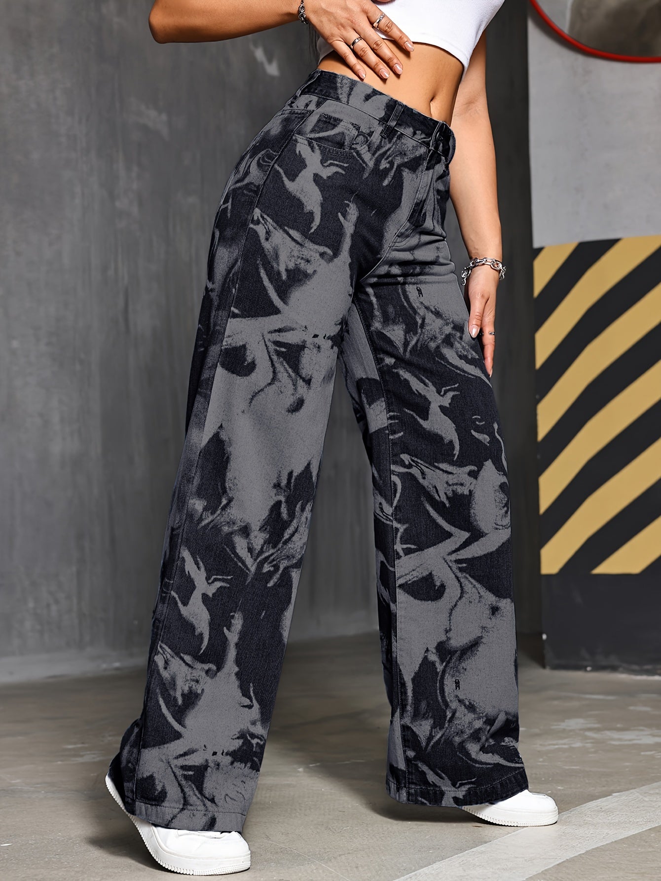 Straight-Leg Mid-Rise Jeans - Washed Denim DK5516