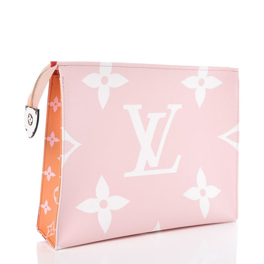 M67692 Monogram Giant Toiletry Pouch 26 Rouge
