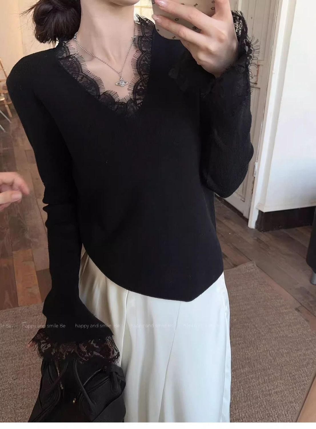 Slim V-Neck Lace Gauze Pullover