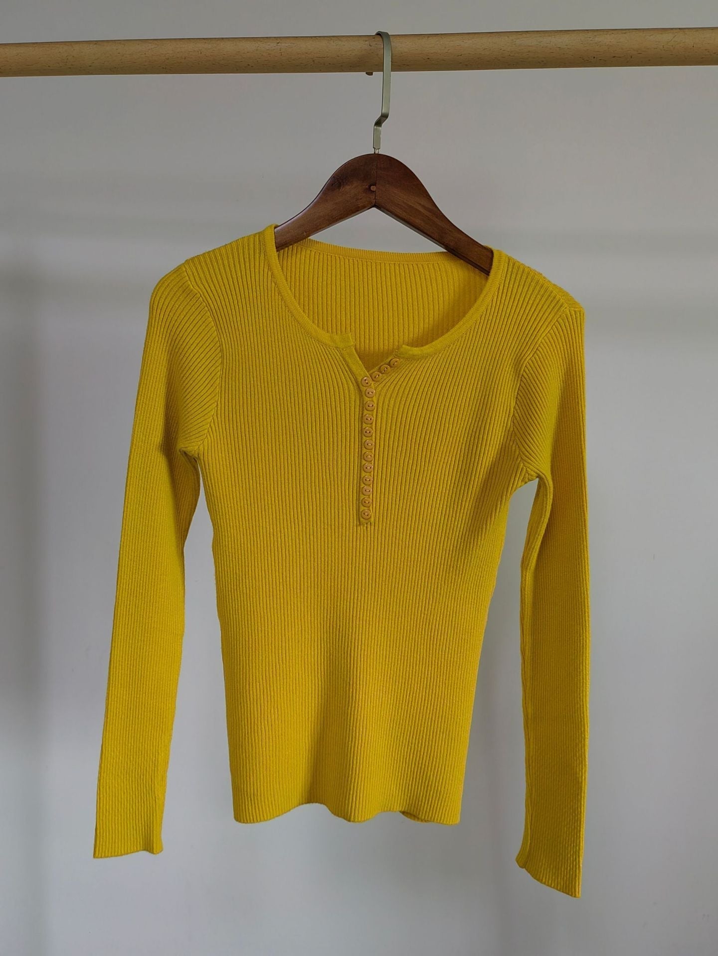 Slim V-Neck Core-Spun Pullover (9123)