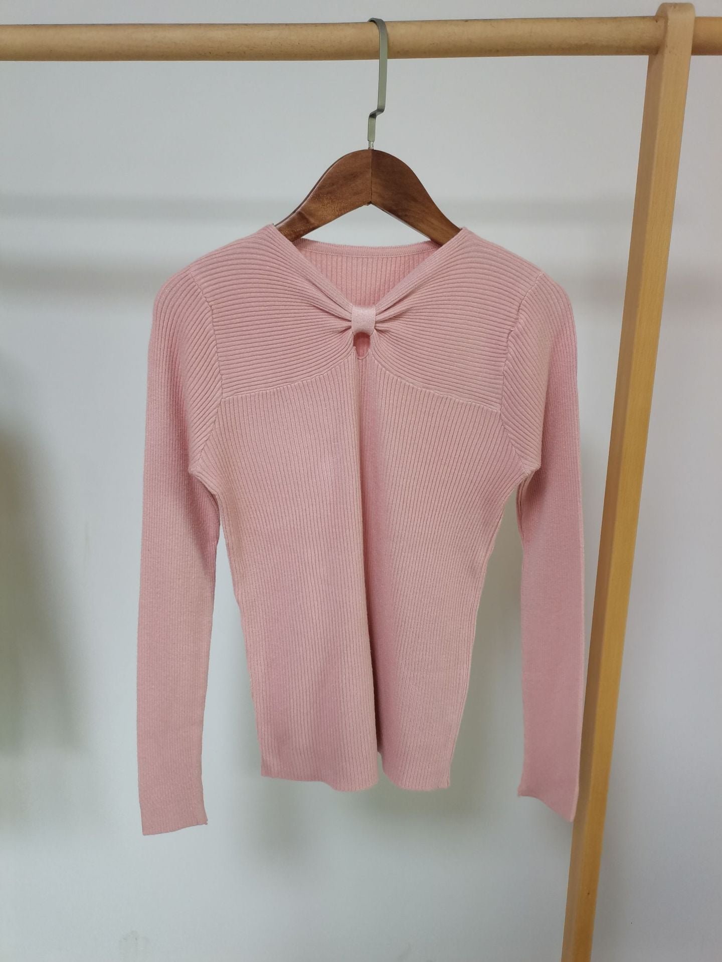 Slim V-Neck Commuter Pullover