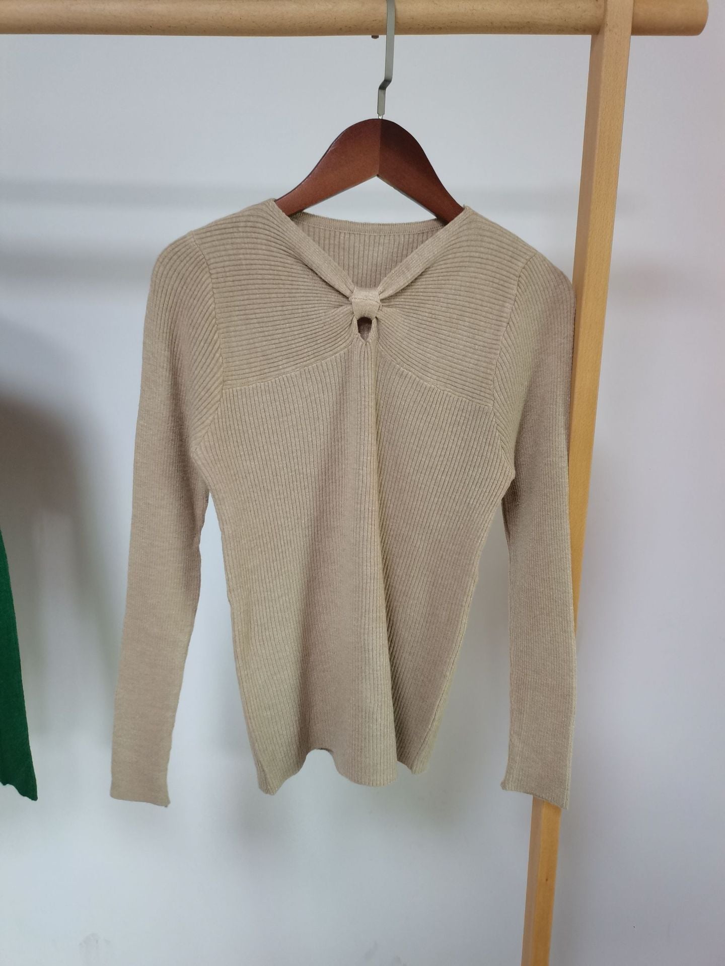 Slim V-Neck Commuter Pullover