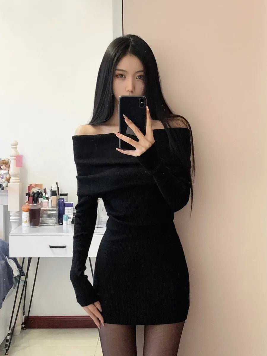 Slim One-Word Collar S-xy Pullover