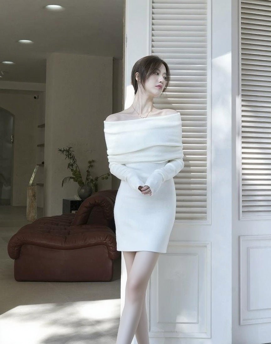 Slim One-Word Collar S-xy Pullover