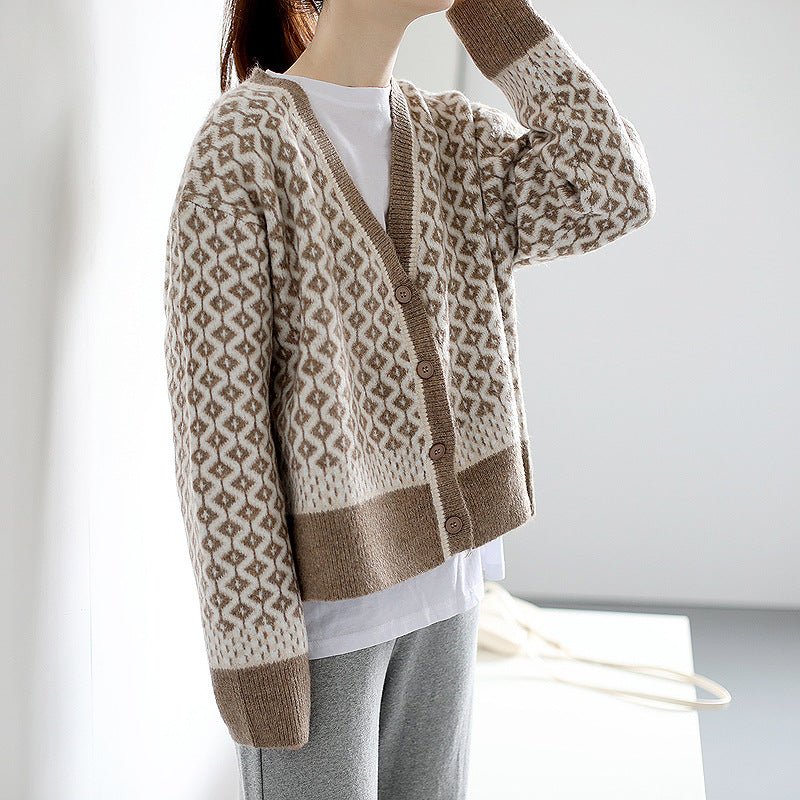 Thick Geometric V-Neck Cardigan