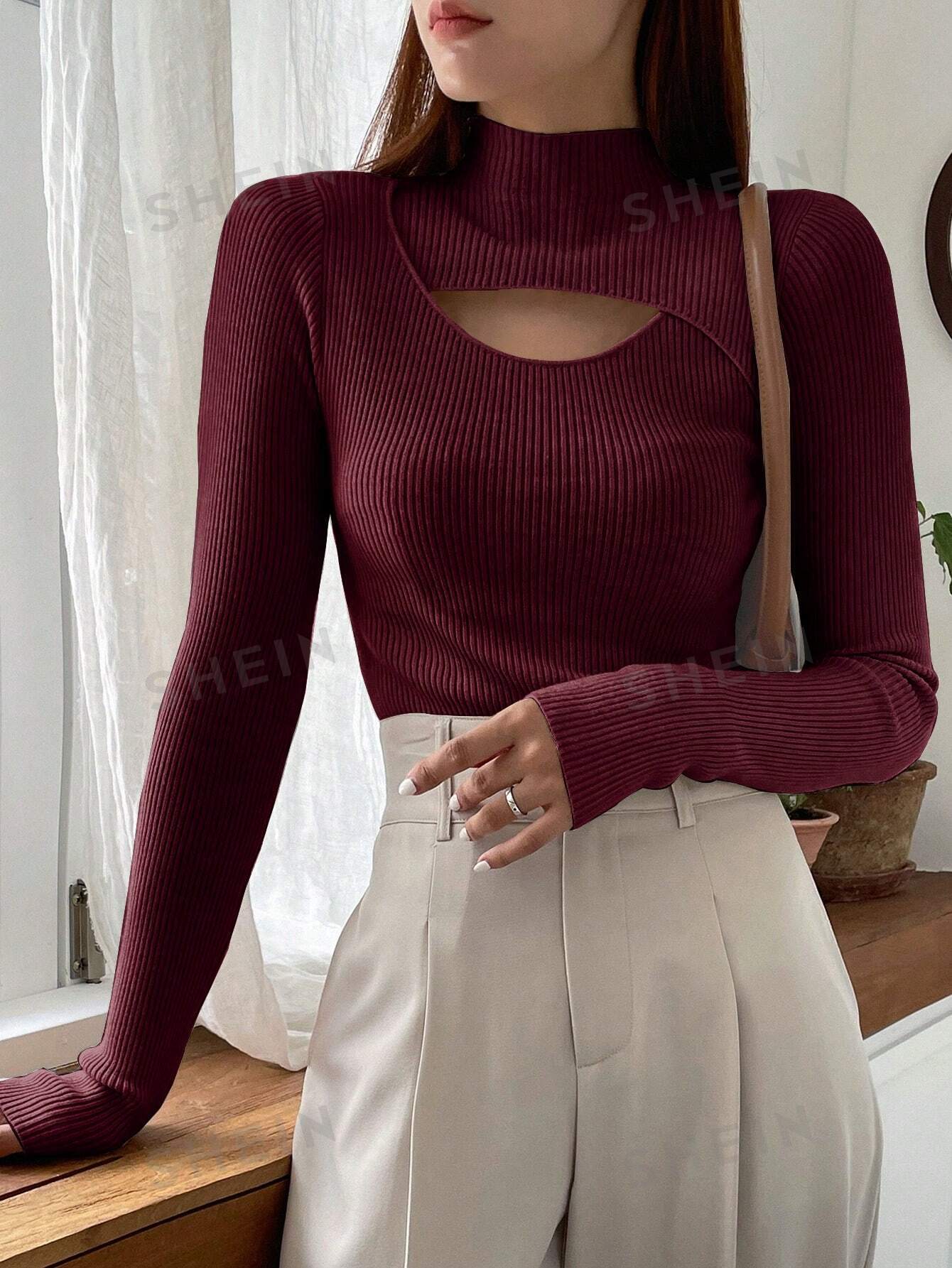 DAZY Hollow Semi-Turtleneck Pullover