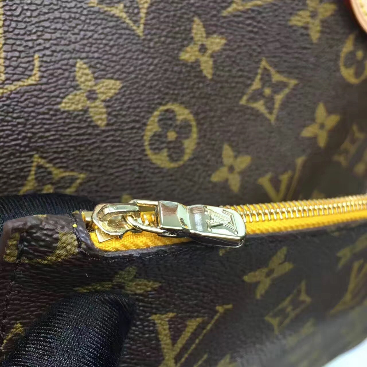 Neverfull MM Bag Monogram Canvas M40997