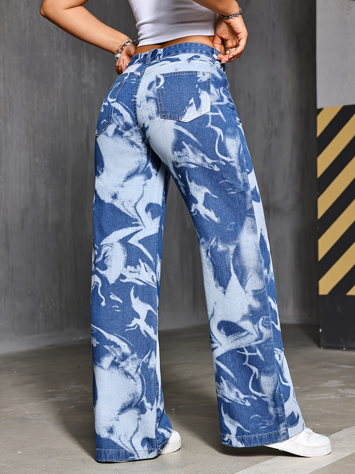 Straight-Leg Mid-Rise Jeans - Washed Denim DK5516