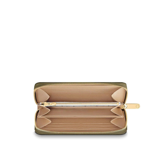M67549 Zippy Wallet