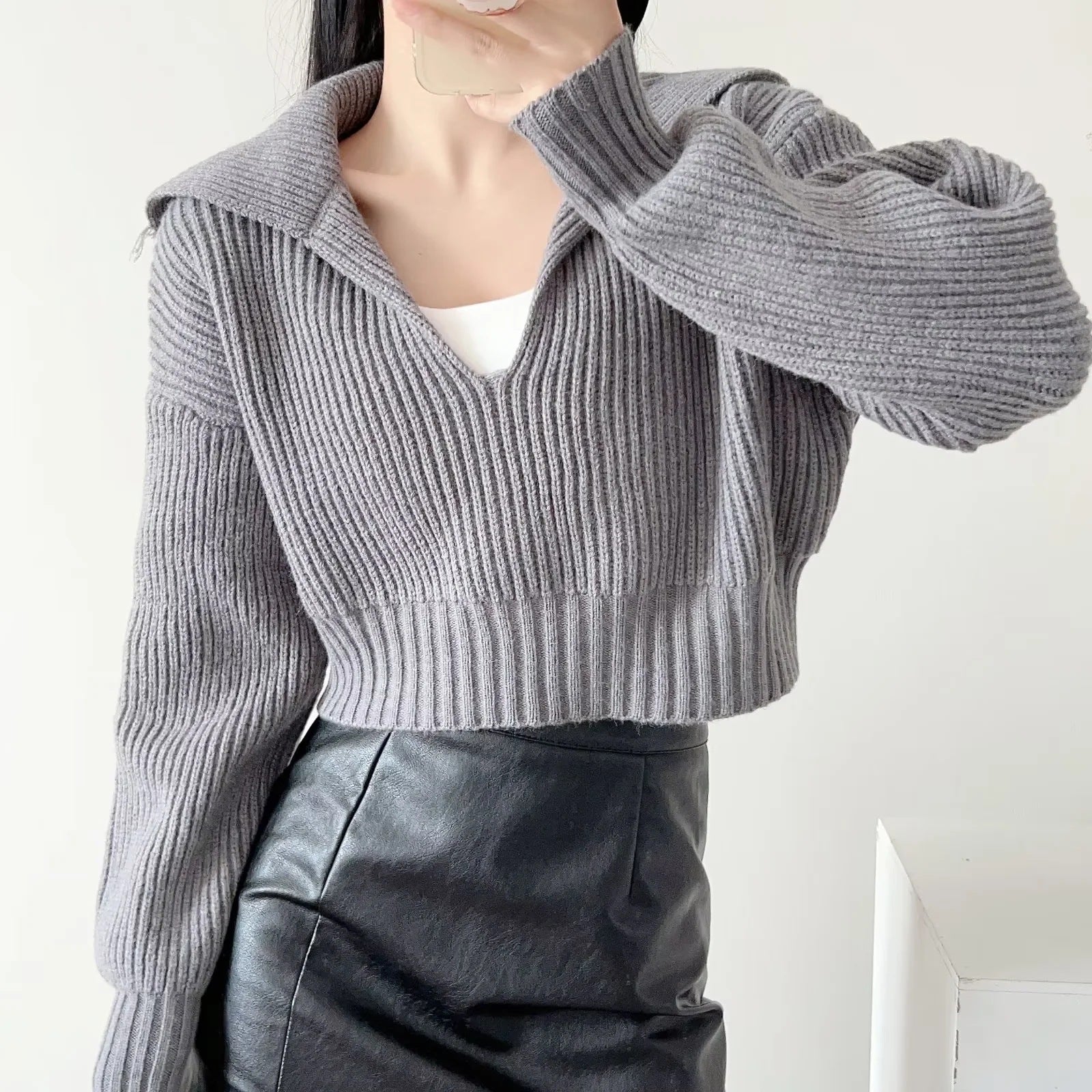 Four-Color Lapel Knit Pullover