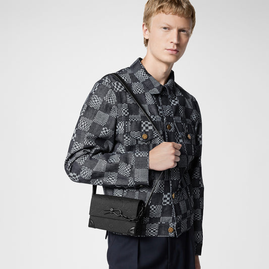 Steamer Wearable Wallet M81746 Black