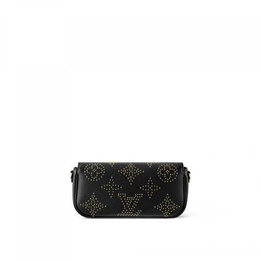 M82653 Wallet On Chain Lily Black