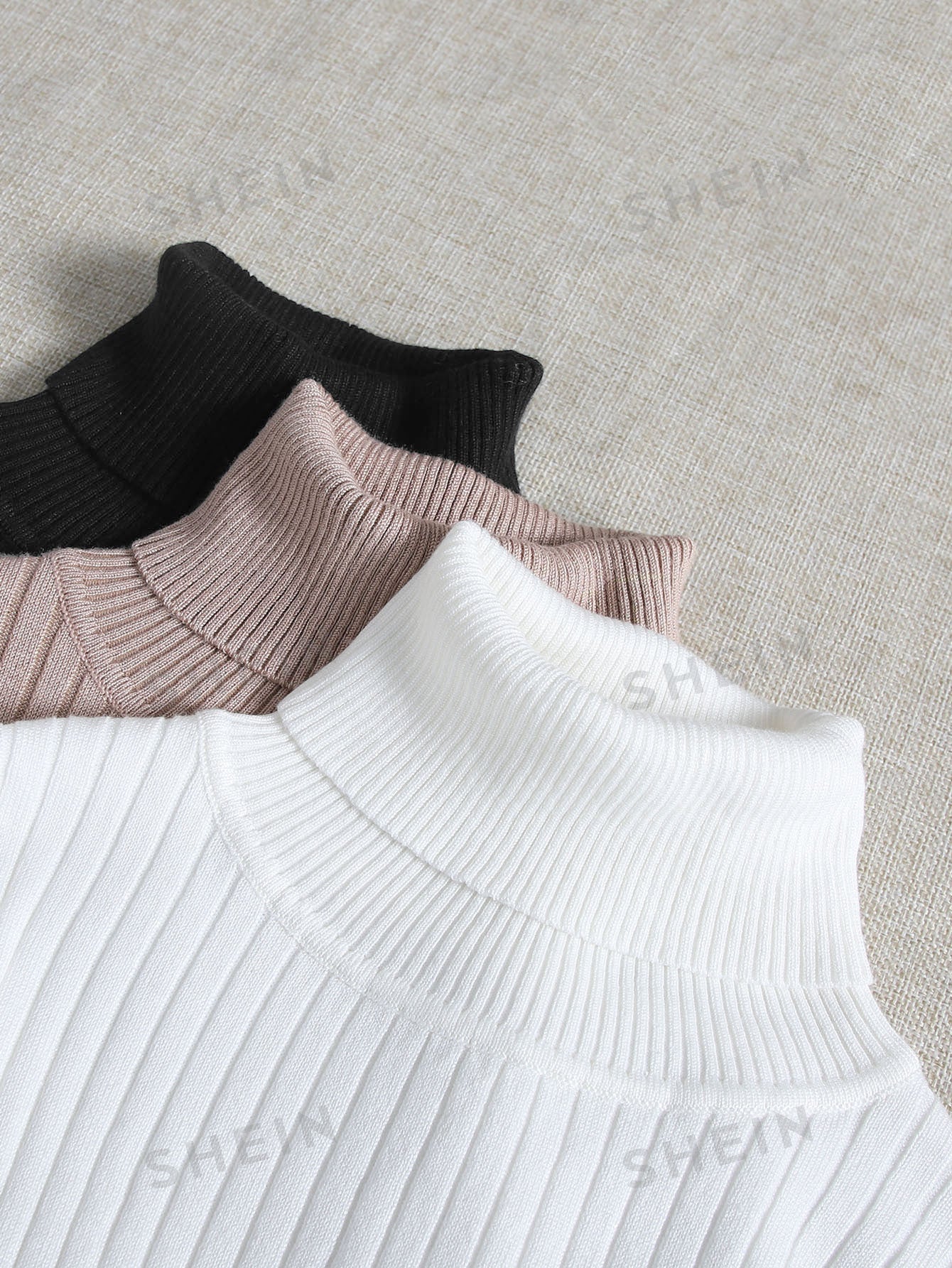 LUNE 3-Piece Ribbed Turtleneck Set