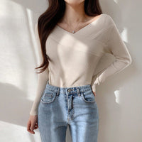 Slim V-Neck Commuter Pullover