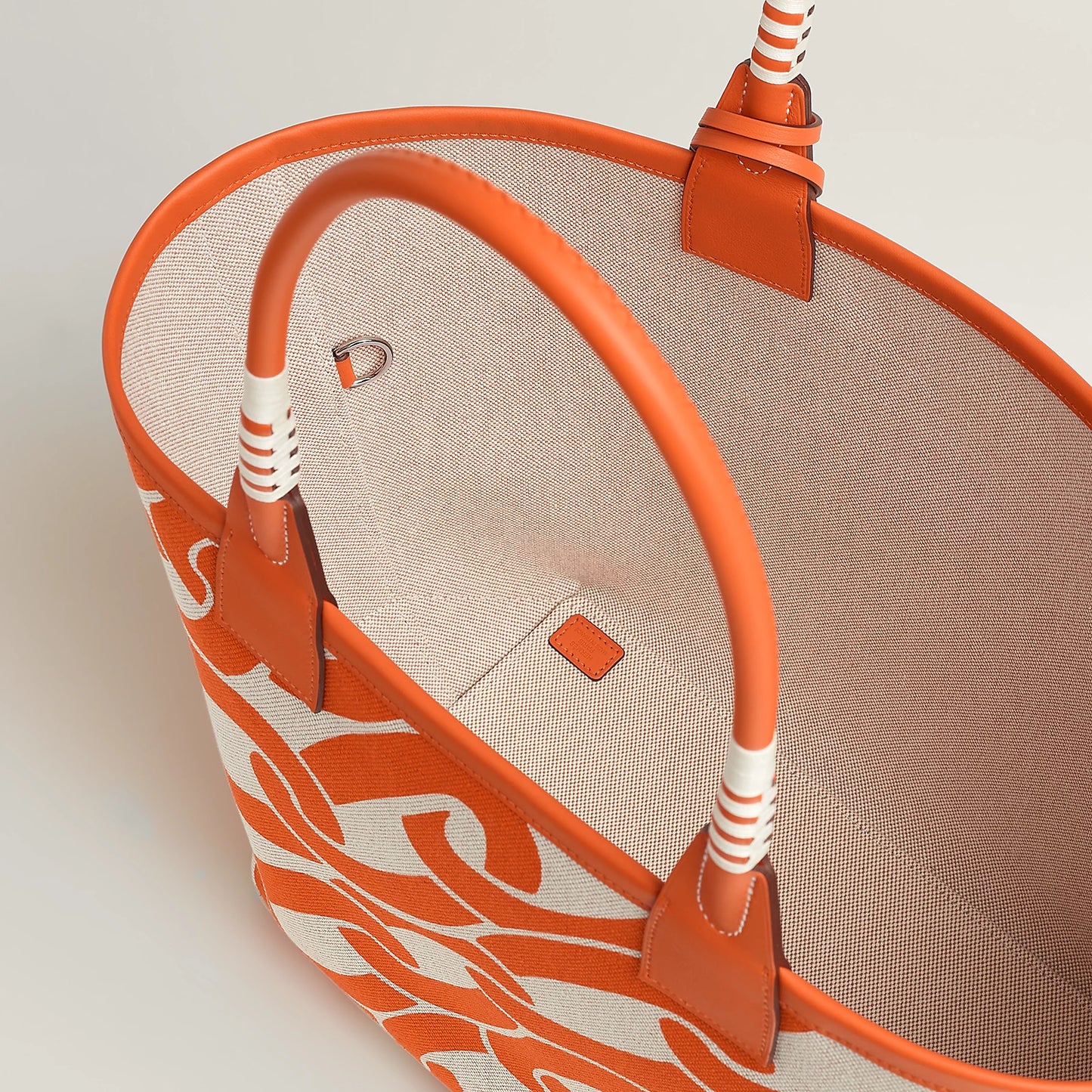 Steeple 28 bag