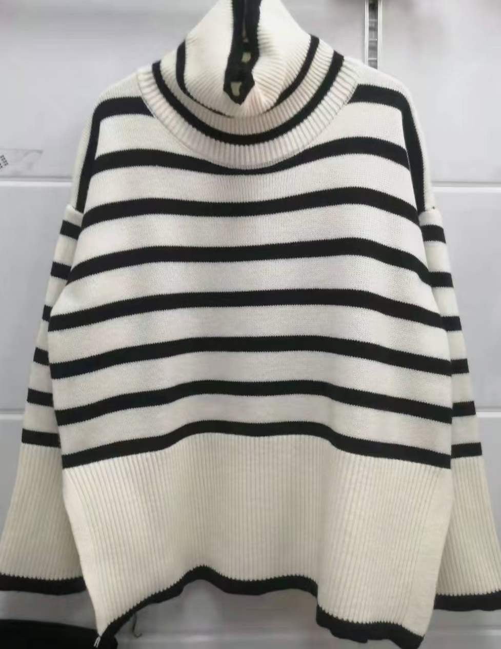 Loose Striped Turtleneck Pullover