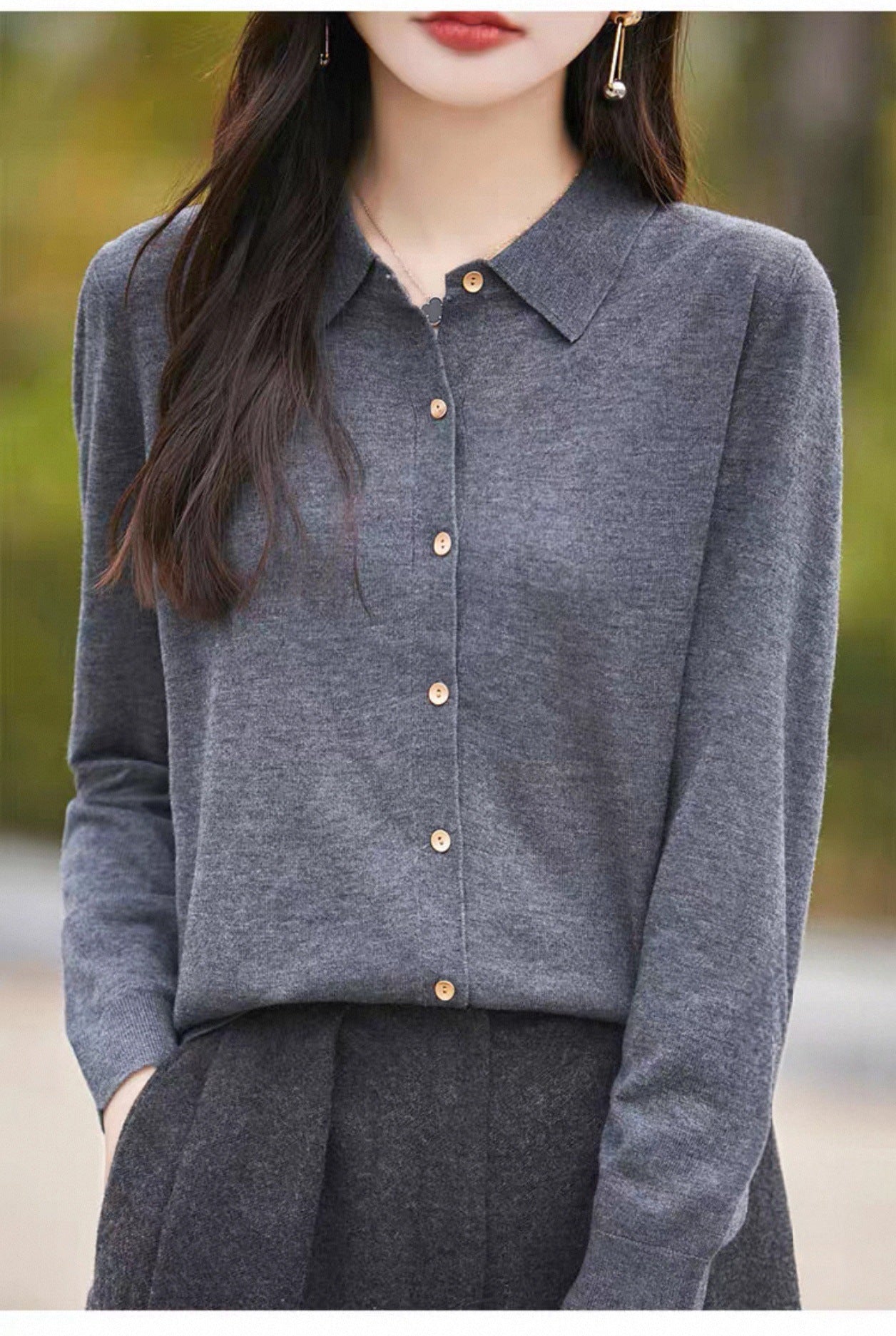 Thick V-Neck Cardigan (Gentle Wind)