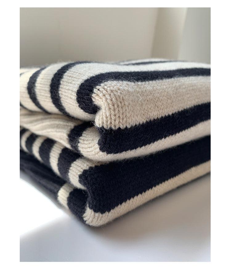 Loose Turtleneck Pullover