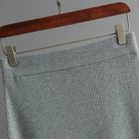 Semi-Turtleneck & Knit Hip Skirt Set