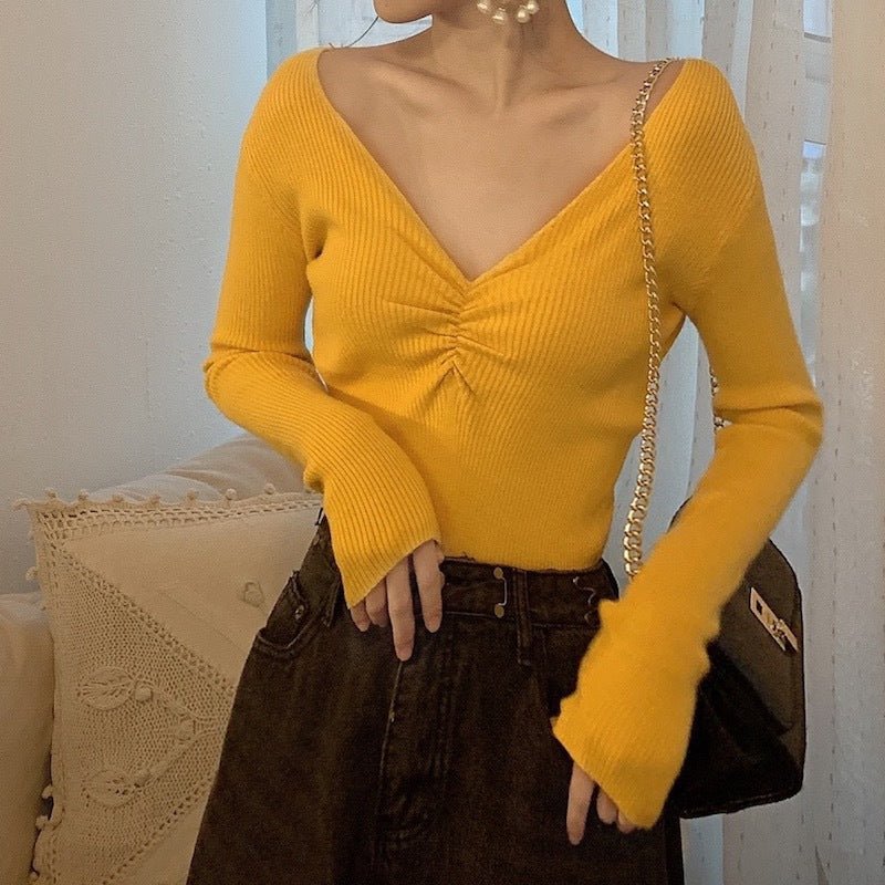 Slim V-Neck Commuter Pullover