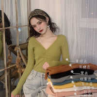 Slim V-Neck Commuter Pullover