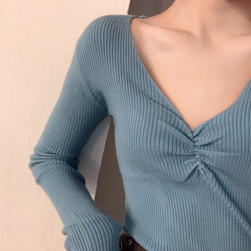 Slim V-Neck Commuter Pullover