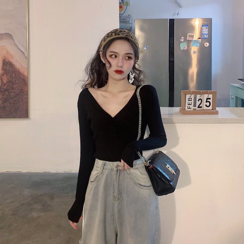 Slim V-Neck Commuter Pullover